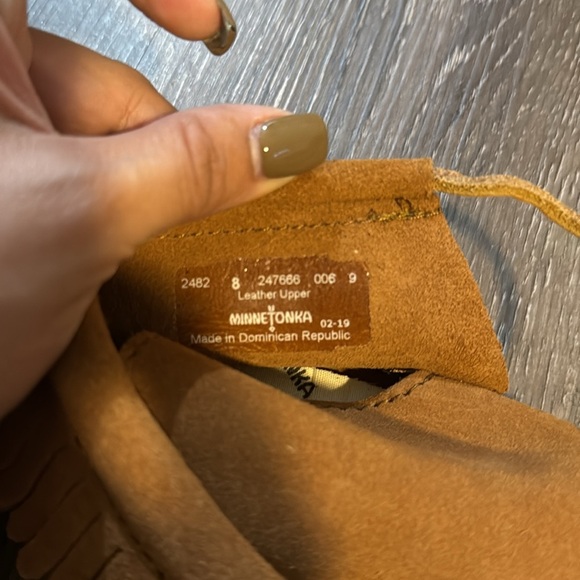 NWOT Toddler Minnetonka Moccasin Fringe Boot - Picture 4 of 5